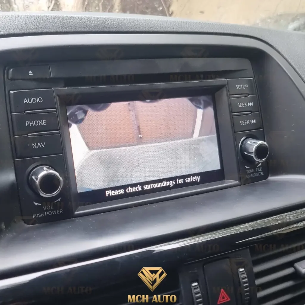 montaz kamery cofania mazda cx5